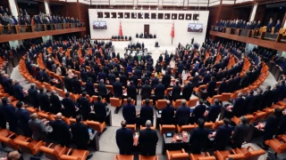 CHP, 'Erdoğan’ı ayakta karşılama' kararında bölünme yaşadı