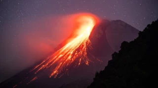 Endonezya, Merapi Yanardağı’nın patlamasıyla teyakkuzda!