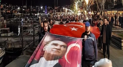 Çanakkale’de Atatürk Sevdalıları, Ata’ya Saygı İçin Yürüdü