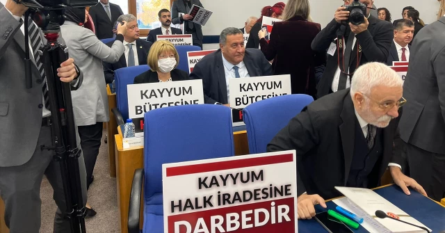 CHP, Bütçe Komisyonu'nda 'Kayyum halkın iradesine darbedir' dövizi açtı!